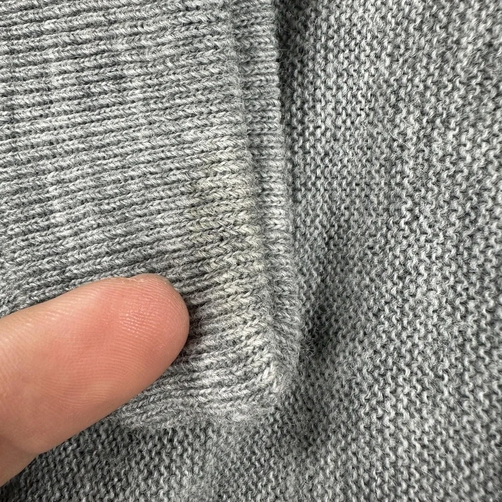 Vintage IZOD Sweater Mens‎ Large Gray Acrylic Cardigan Made USA V Neck Logo